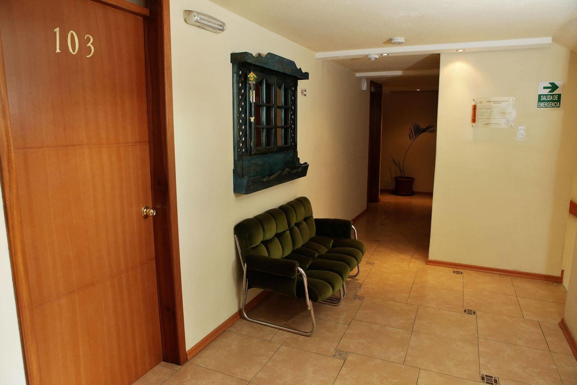 Hostal Capri Quito Exterior foto